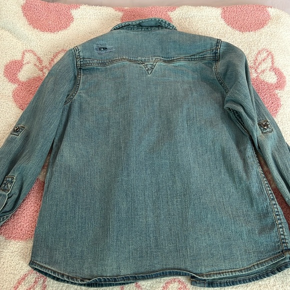 Guess Jeans Distressed Buttoned Top - Picture 10 of 13